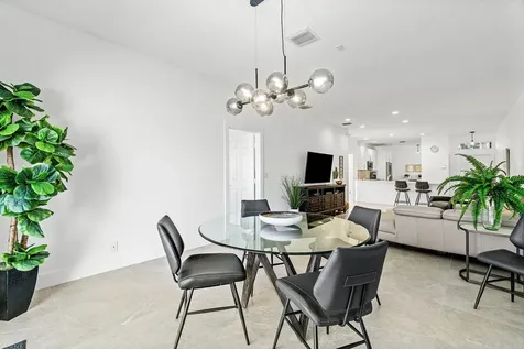 10605 Royal Caribbean Circle Boynton Beach FL 33437