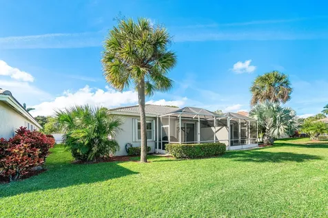 10605 Royal Caribbean Circle Boynton Beach FL 33437