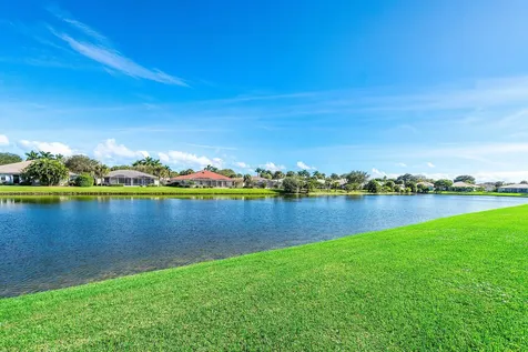 10605 Royal Caribbean Circle Boynton Beach FL 33437