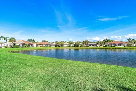10605 Royal Caribbean Circle Boynton Beach FL 33437