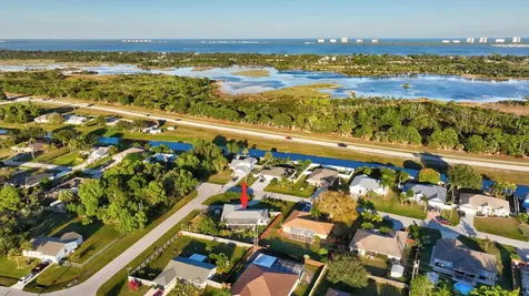 1902 Se South Buttonwood Drive Port Saint Lucie FL 34952