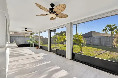 1902 Se South Buttonwood Drive Port Saint Lucie FL 34952