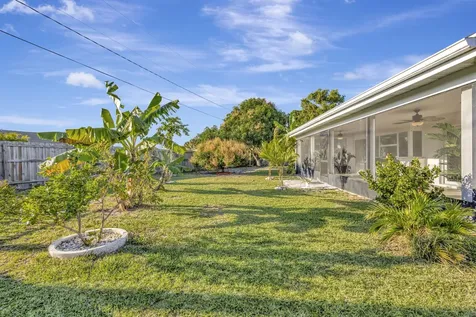 1902 Se South Buttonwood Drive Port Saint Lucie FL 34952