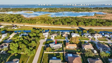 1902 Se South Buttonwood Drive Port Saint Lucie FL 34952