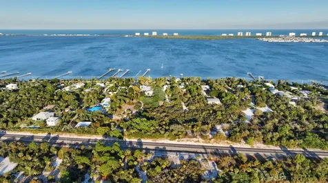 1902 Se South Buttonwood Drive Port Saint Lucie FL 34952