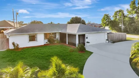 1902 Se South Buttonwood Drive Port Saint Lucie FL 34952