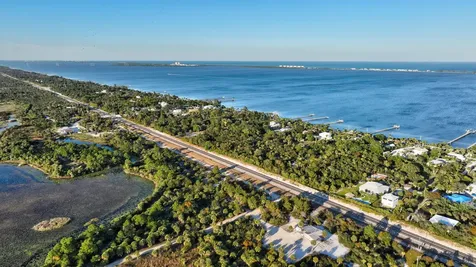 1902 Se South Buttonwood Drive Port Saint Lucie FL 34952