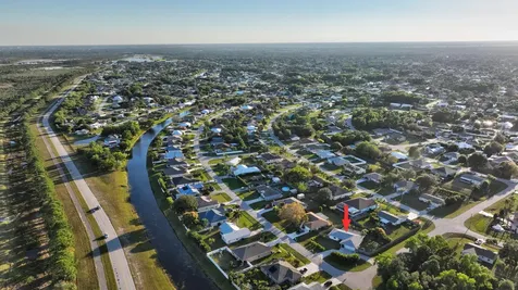 1902 Se South Buttonwood Drive Port Saint Lucie FL 34952