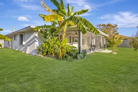 1902 Se South Buttonwood Drive Port Saint Lucie FL 34952