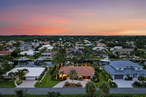 8884 Se Pelican Island Way Hobe Sound FL 33455