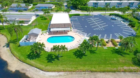 2704 Knight Lane Delray Beach FL 33445