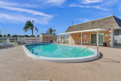 2704 Knight Lane Delray Beach FL 33445