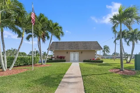 2704 Knight Lane Delray Beach FL 33445