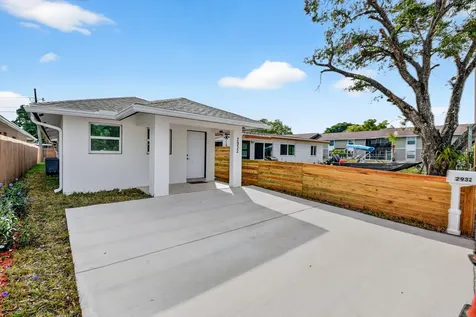 2932 Saginaw Avenue West Palm Beach FL 33409