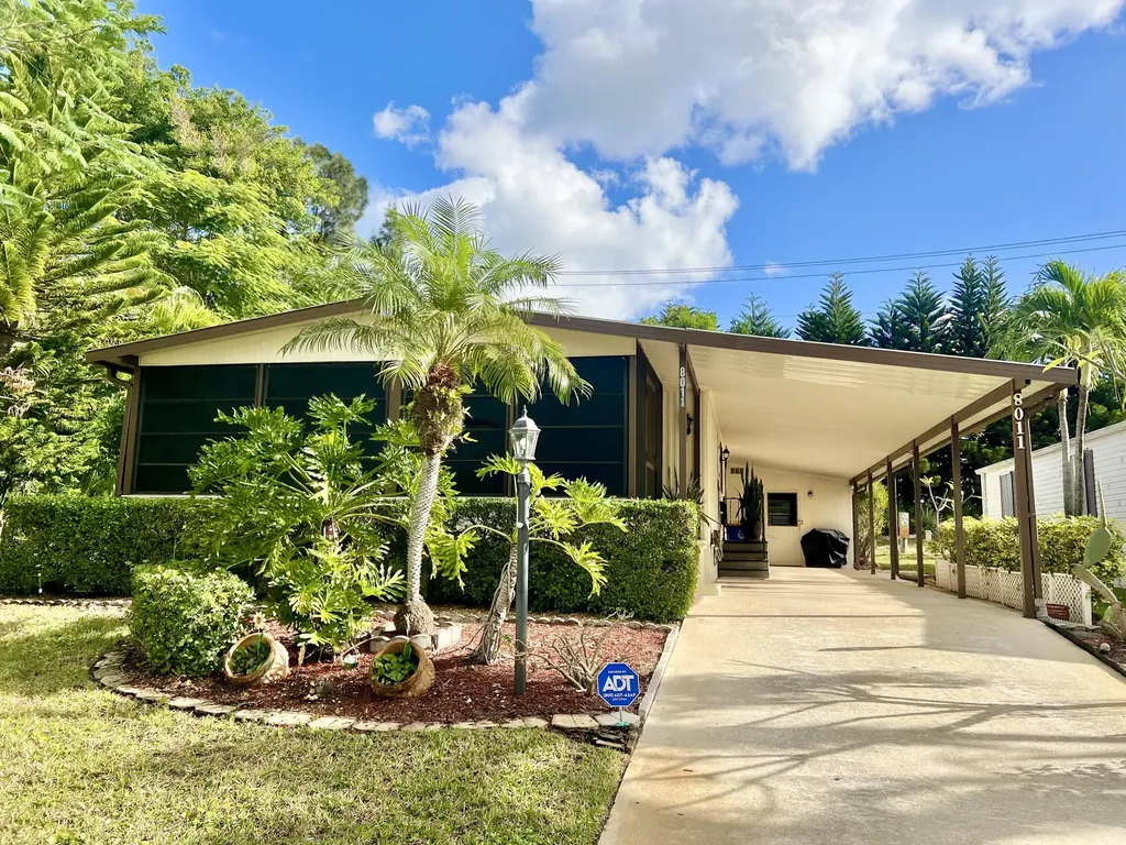 8011 Se Homestead Avenue Hobe Sound FL 33455