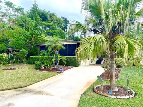 8011 Se Homestead Avenue Hobe Sound FL 33455