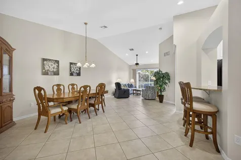 8638 Lineyard Cay West Palm Beach FL 33411