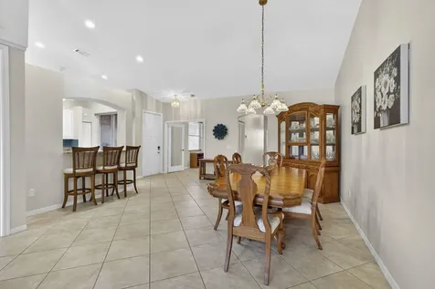 8638 Lineyard Cay West Palm Beach FL 33411
