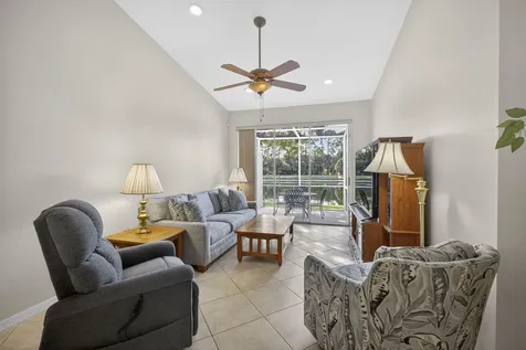 8638 Lineyard Cay West Palm Beach FL 33411