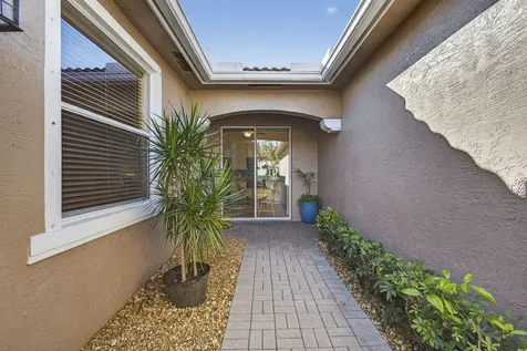 8638 Lineyard Cay West Palm Beach FL 33411