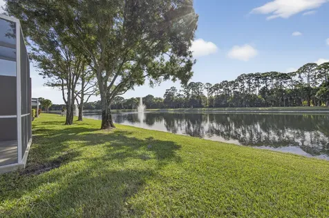 8638 Lineyard Cay West Palm Beach FL 33411