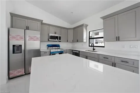 1213 Nw 22nd Place Cape Coral FL 33993