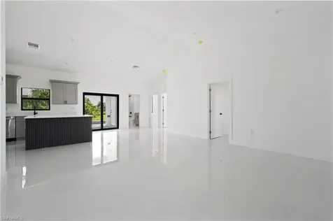 1213 Nw 22nd Place Cape Coral FL 33993