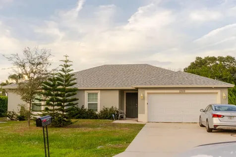 2325 Se Calcutta Circle Port Saint Lucie FL 34952