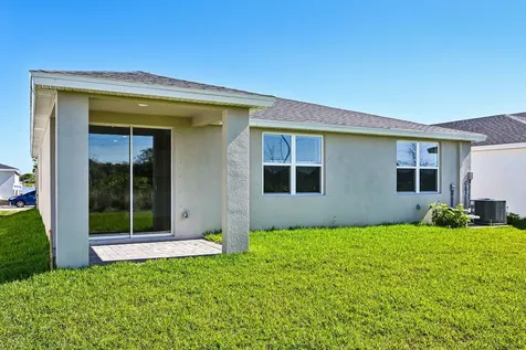 5469 Hampton Park Circle Vero Beach FL 32966