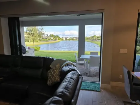 527 SE Vallarta Drive Port Saint Lucie FL 34984