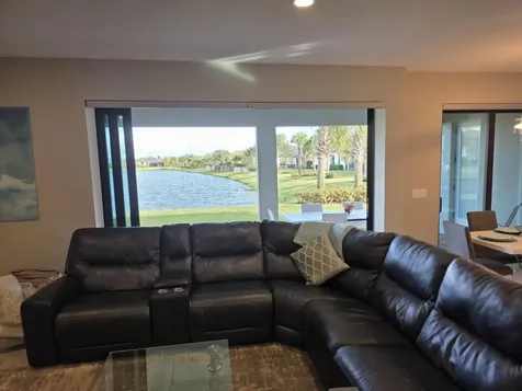 527 SE Vallarta Drive Port Saint Lucie FL 34984