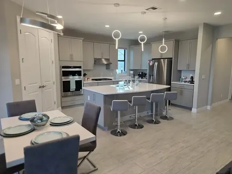 527 SE Vallarta Drive Port Saint Lucie FL 34984