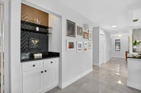 8310 Casa Del Lago Boca Raton FL 33433