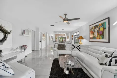 8310 Casa Del Lago Boca Raton FL 33433