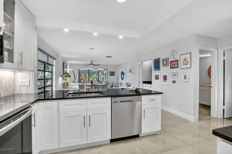 8310 Casa Del Lago Boca Raton FL 33433