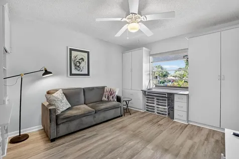 8310 Casa Del Lago Boca Raton FL 33433