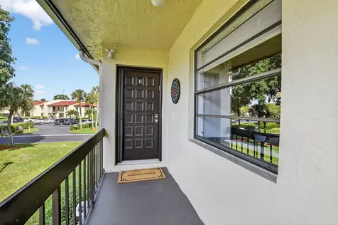 8310 Casa Del Lago Boca Raton FL 33433