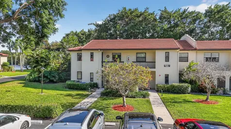8310 Casa Del Lago Boca Raton FL 33433