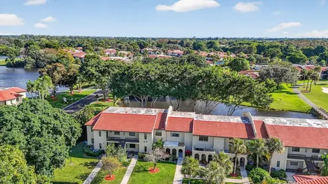 8310 Casa Del Lago Boca Raton FL 33433