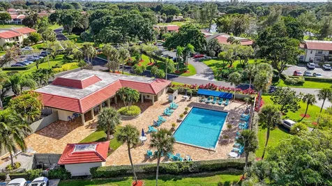 8310 Casa Del Lago Boca Raton FL 33433