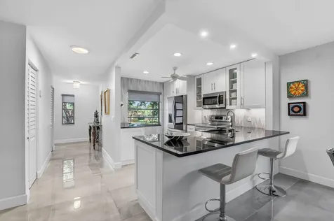 8310 Casa Del Lago Boca Raton FL 33433