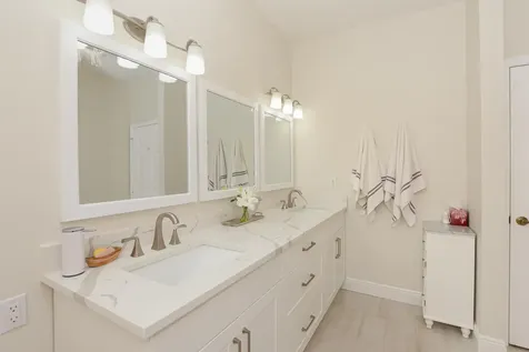 1039 Se Westminster Place Stuart FL 34997