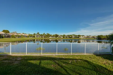 1039 Se Westminster Place Stuart FL 34997