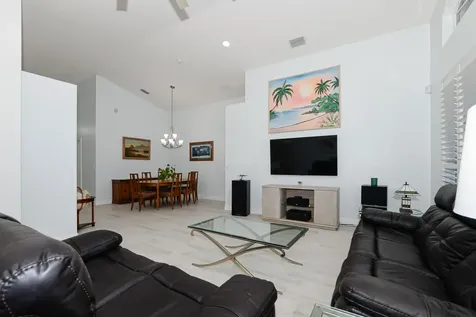1039 Se Westminster Place Stuart FL 34997