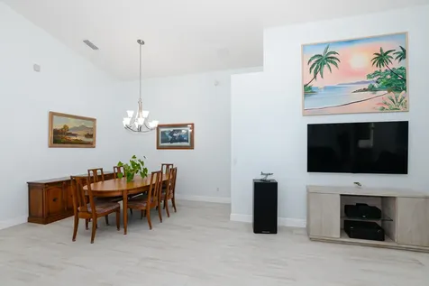 1039 Se Westminster Place Stuart FL 34997