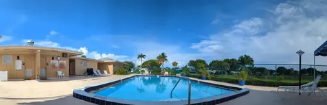 1024 S Oakridge Circle Lake Worth FL 33462