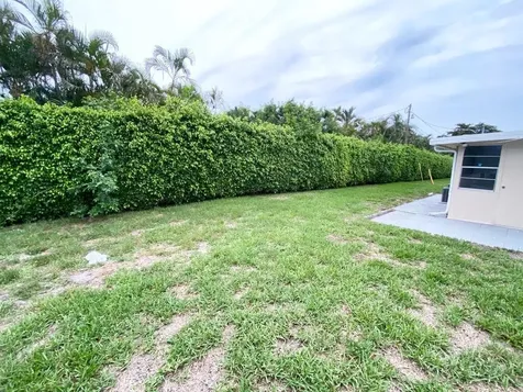 2715 Ponce De Leon Boulevard Delray Beach FL 33445