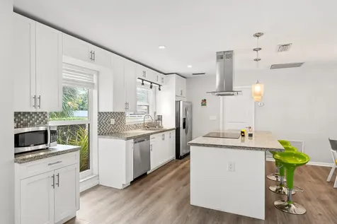 113 Park Lane Hypoluxo FL 33462