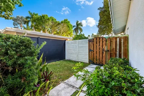 113 Park Lane Hypoluxo FL 33462