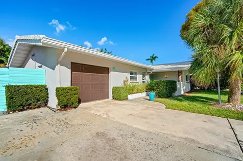 113 Park Lane Hypoluxo FL 33462